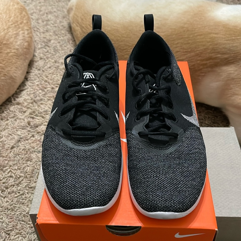 Nike Womens shoe